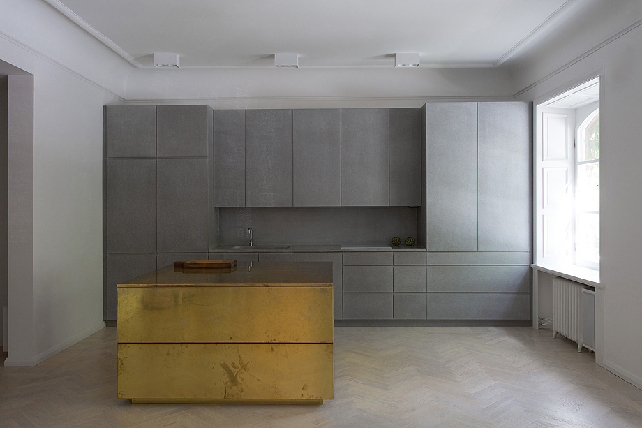 apartamento en gris y oro de richard lindvall (2)