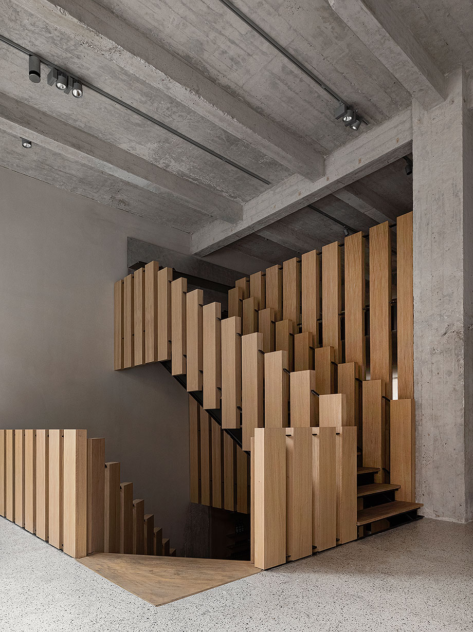 Elegante y multifuncional zapatería, por Norm Architects
